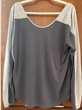 Asics Two-Tone Scoop Neck Long Sleeve Top - Gray & Cream